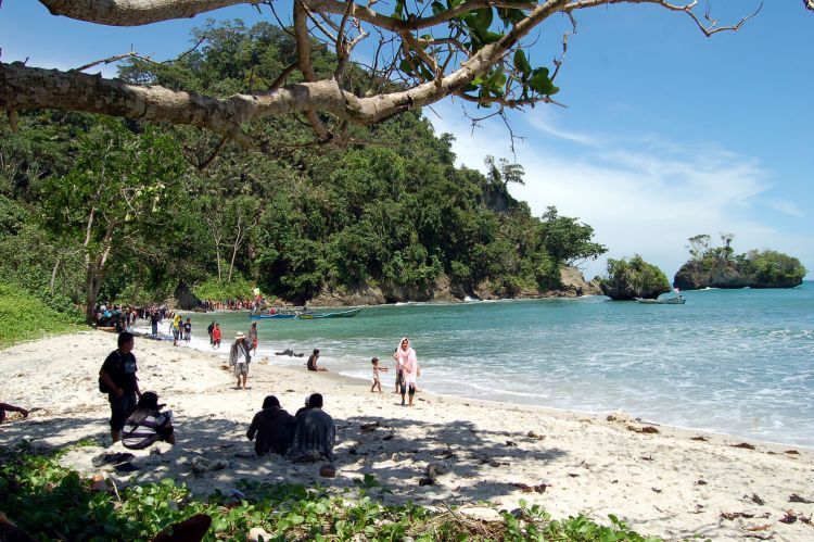 Pantai Karang Pandan