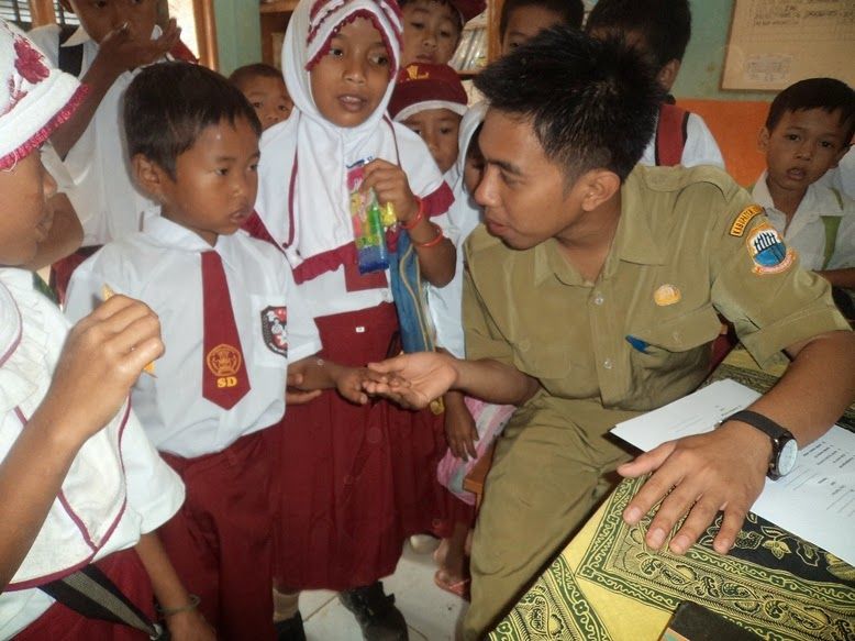 Di Balik Tugas Mulia Sebagai Ujung Tombak Pendidikan, Inilah Suka Duka yang Dirasakan Guru Muda Usia 20-an