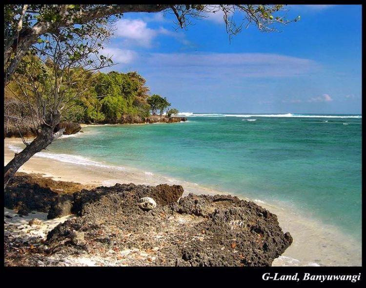 Pantai di Jawa Timur