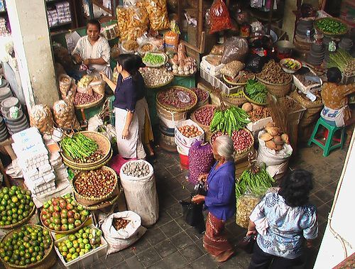 Pasar tradisional yang kini mulai sepi