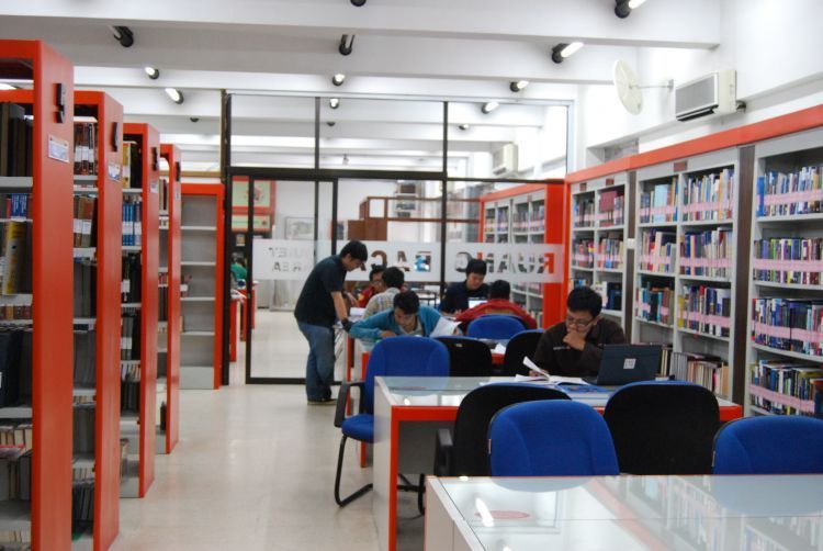 rajin datang ke perpustakaan