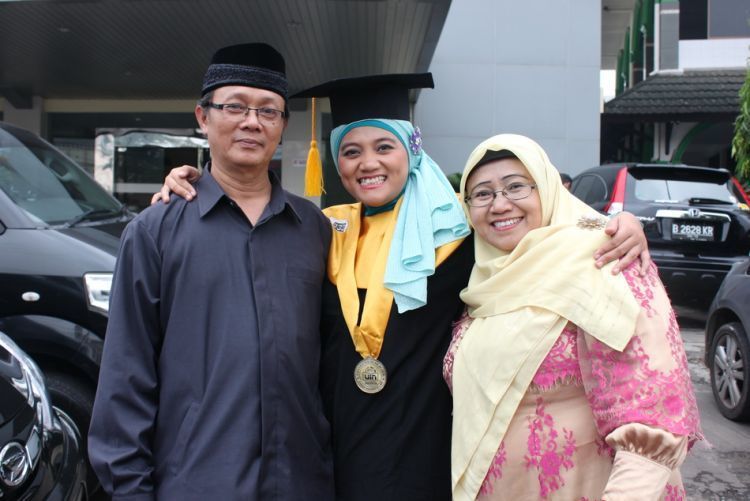 akhirnya WISUDA