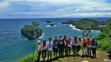 10+ Destinasi Wisata di Blitar, Suasana Alam Indah dan Bisa Belajar Sejarah