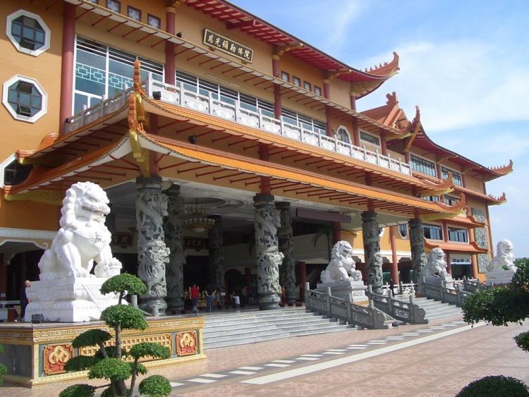 Kemegahan Vihara Maitreya di Medan