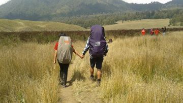 Stop Meremehkan Gunung! Kamu Terlalu Berharga Untuk Mati Konyol di Sana