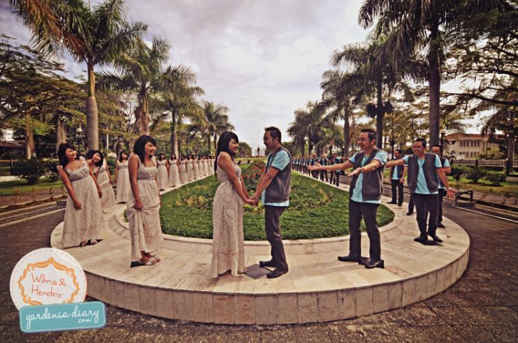 Prewedding di depan monumen pancasila, gasibu