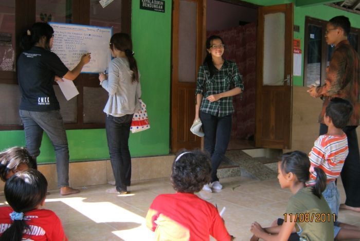 Melatih kecakapanmu berbicara dengan orang lain