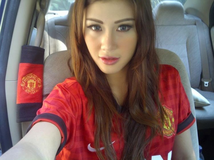 Lebih cantik kalau pake jersey