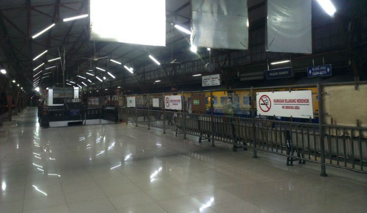 Lengangnya Stasiun Pasar Senen