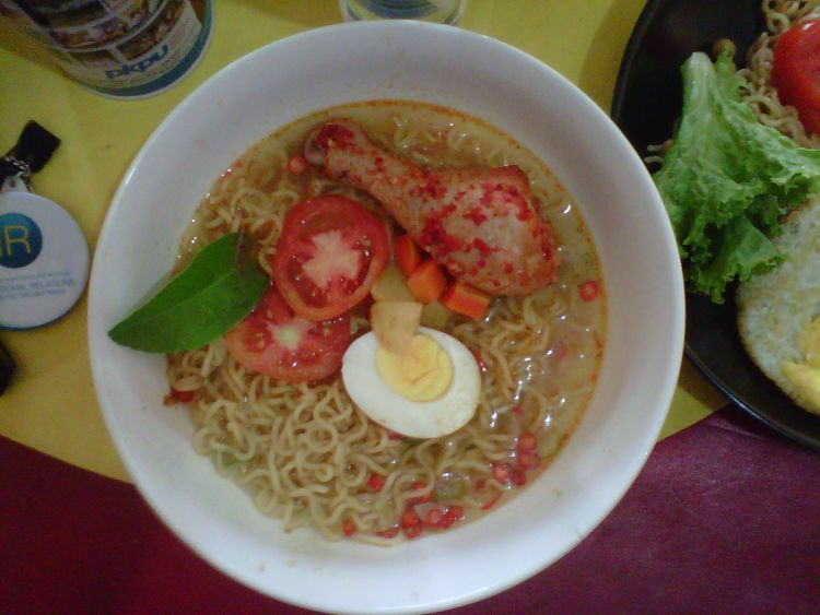 Mie kuah rasa kari ayam