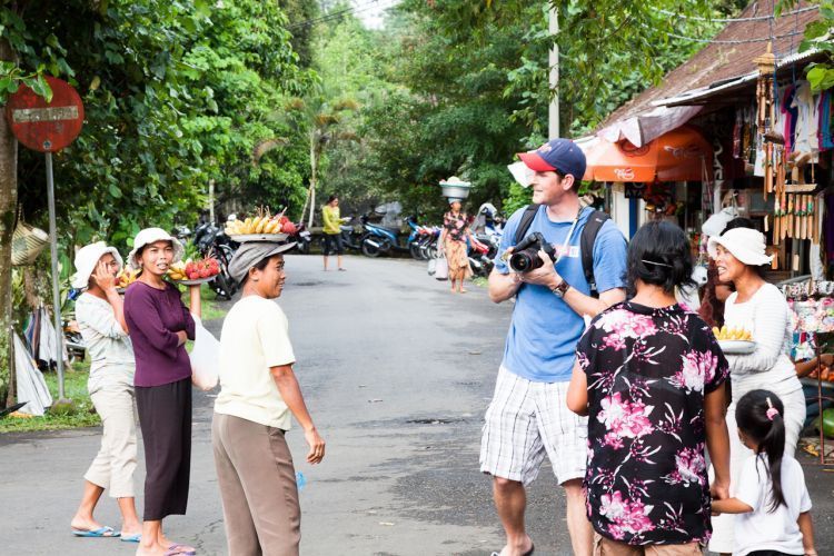 kemampuan berbahasa sangat menunjang