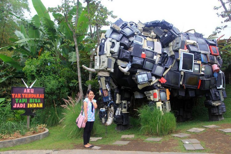 Patung Gajah di Eco Green Park