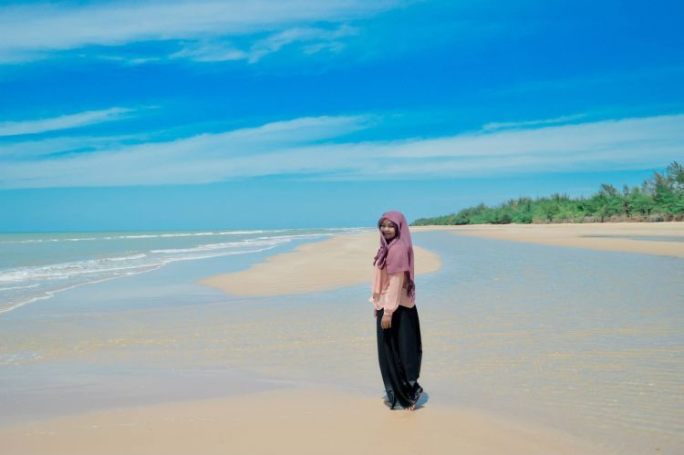 kecantikan pantai Lombang