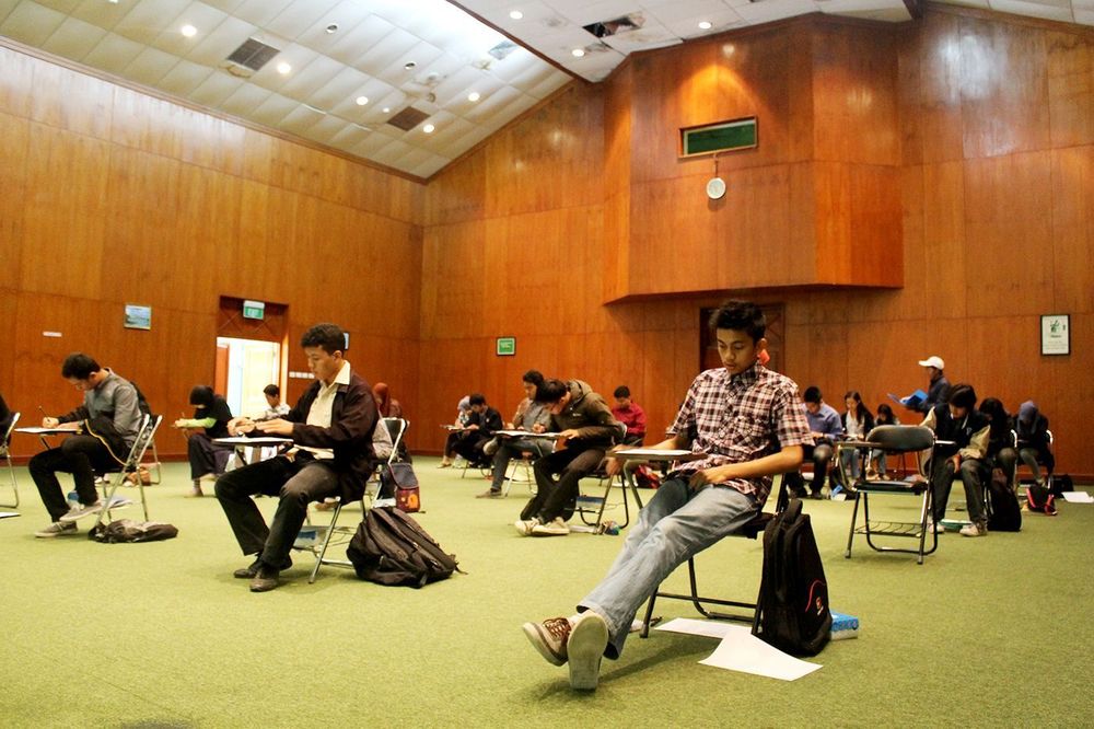 7 Perjuangan yang Dirasakan Freshgrads Saat Berjibaku Demi Pekerjaan Pertama (Plus Cara Mengatasinya)