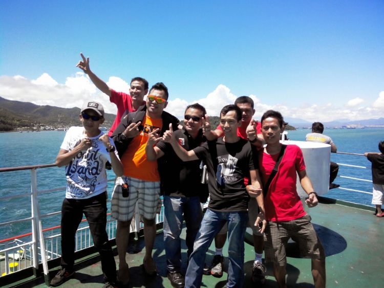 penyebrangan dengan kapal Ferry