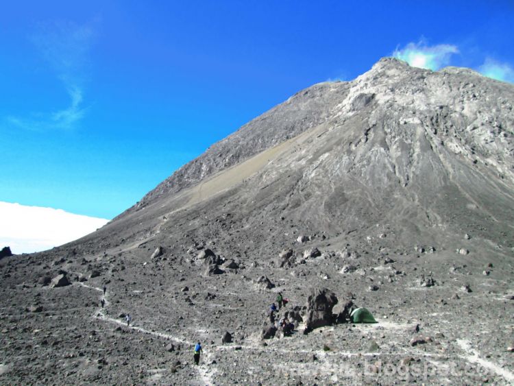 Pasar bubrah yang dianggap angker