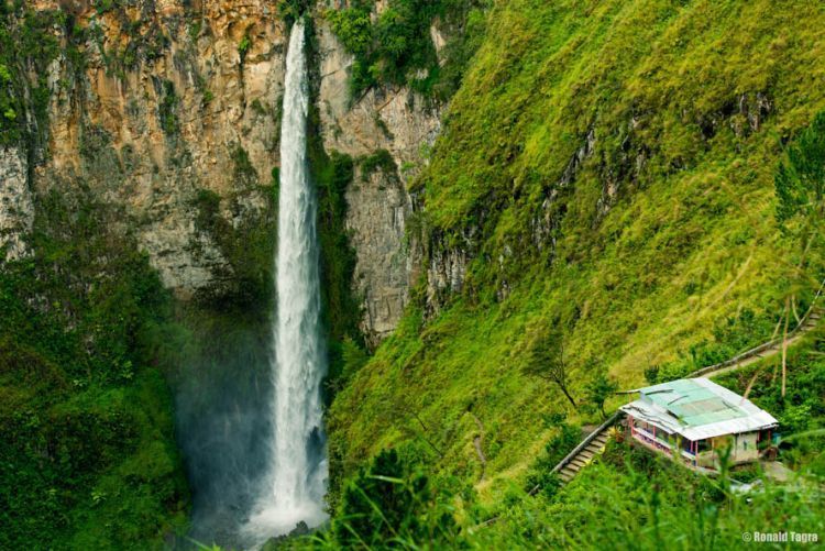 Air terjun Sipiso-piso