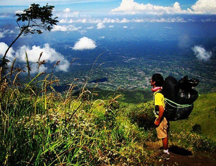 Bawa pulang sampah itu ganteng, Bro!