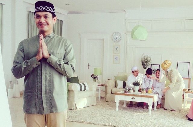 Gaya Busana Sholat Jumat yang Bisa Kamu Kenakan, Agar Tak Sekenanya Saat Menghadap Tuhan