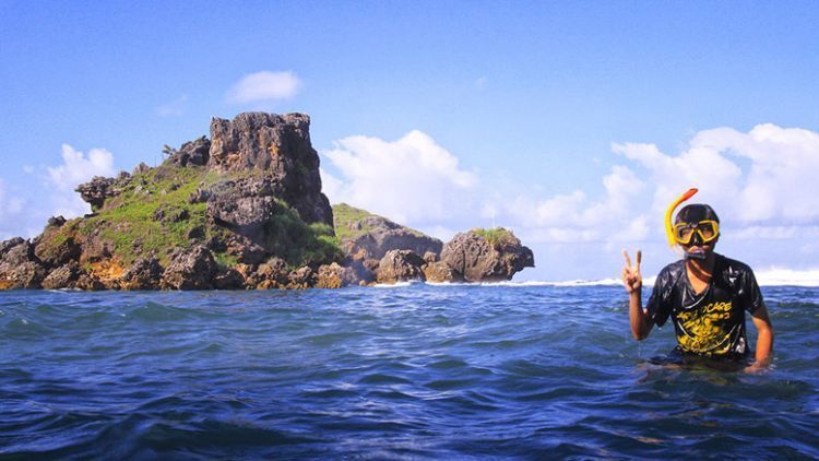 Snorkeling di pantai