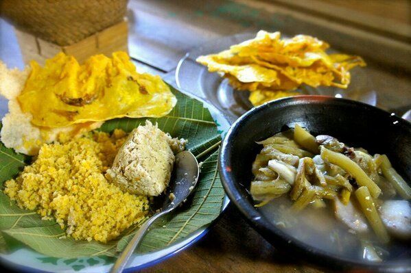 Nasi jagung dan botok yuyu