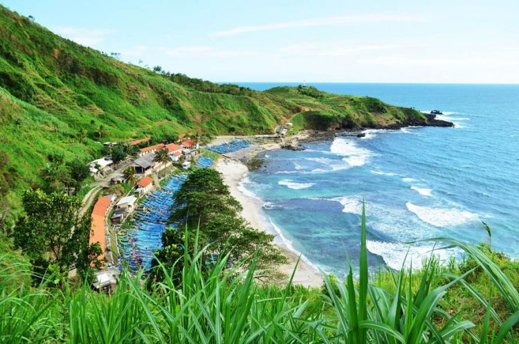 Pantai Menganti di Jawa Tengah