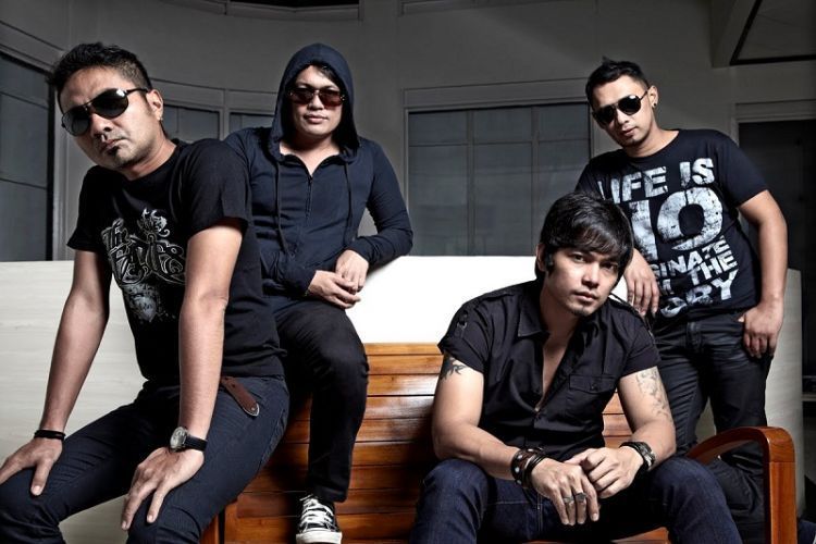 Band pop yang liriknya dalem