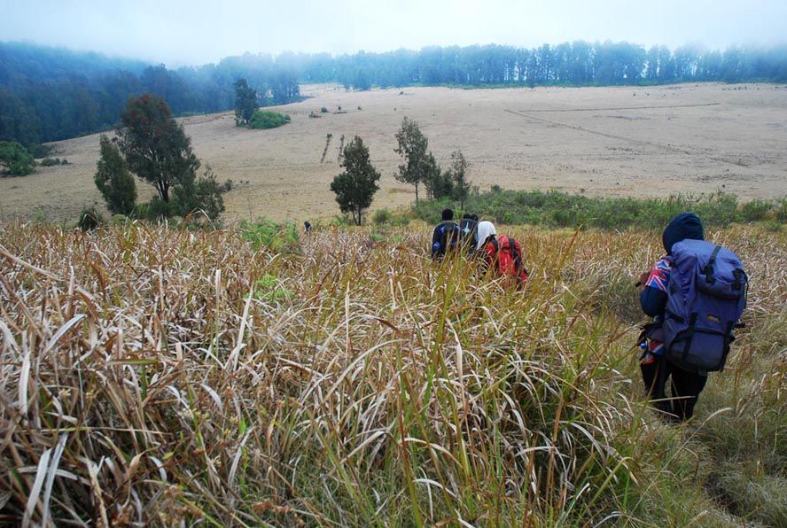 9 Gunung di Jawa Timur yang Paling Layak Dicumbui Kamu yang Hobi Mendaki