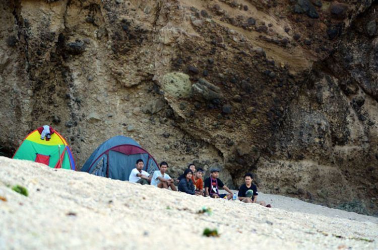 Camping di pantai Jungwok