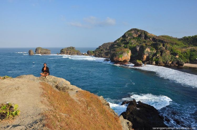 Pantai Siung dari atas bukit