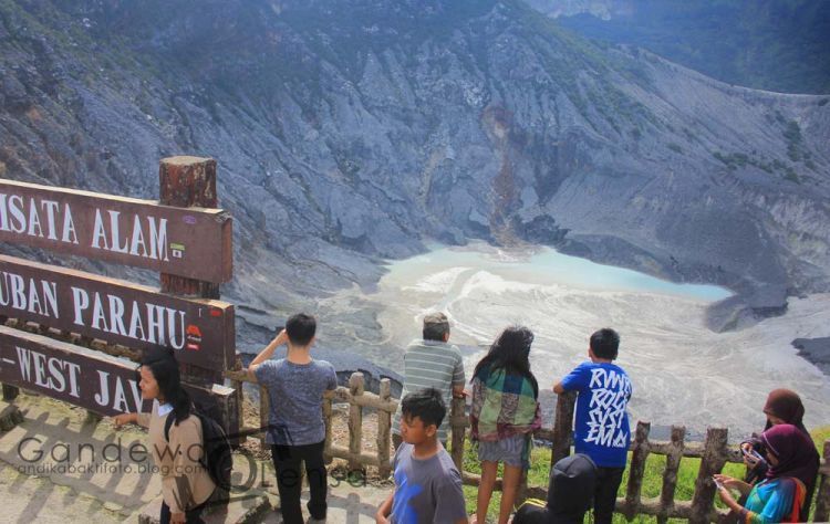 Tnagkuban Perahu gunung kebanggannya orang Bandung