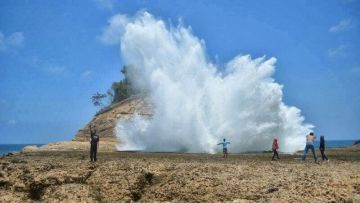 Destinasi Wisata Tulungagung, Sajikan Indahnya Pantai dan Candi