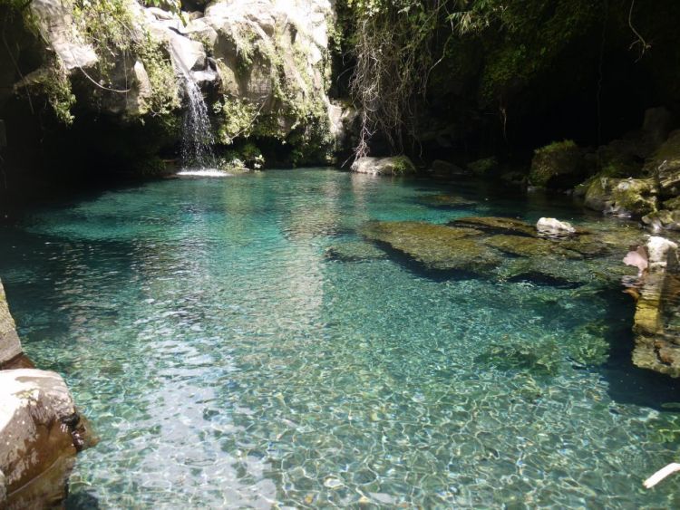 Telaga sunyi yang damai dan senyap