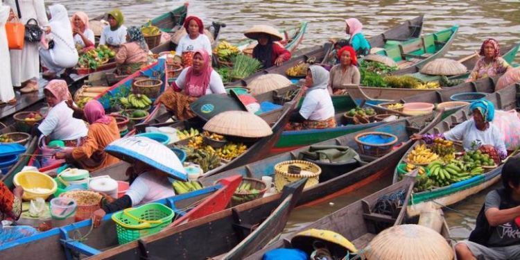 Pasar Terapung di Kalimantan Selatan