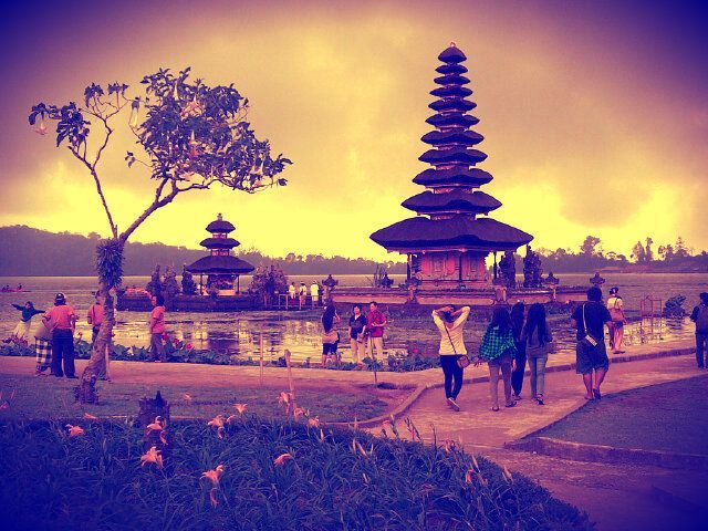 Pura Ulun Danu yang kece