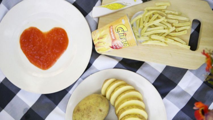 Renyahnya Chitato French Fries bikin lidahmu dan sahabat-sahabat ketagihan