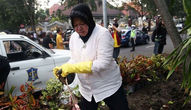 Semoga cinta dengan keindahan taman seperti Bu Risma