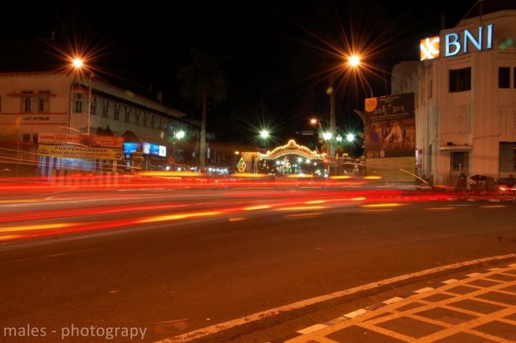 Karya fotografi slow speed di Nol Km