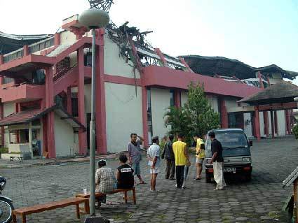 GOR Amongrogo sempat mangkrak beberapa waktu