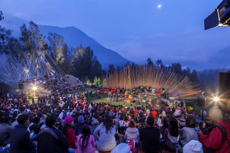 Naik-naik ke puncak jazz