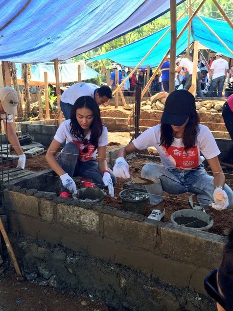 Setelah Heboh Penjual Getuk Cantik, Kini Ada Loper Koran, Aktivis Dan Petani Cantik