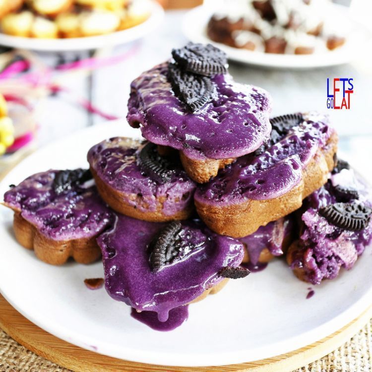 Kue cubit topping taro