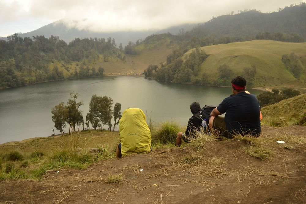 Bila Ingin Mendaki, Teman-Teman Seperti Inilah yang Harus Kalian Miliki