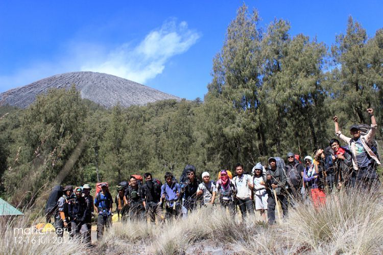 Suatu hari nanti, kita kembali naik gunung bersama ya? 