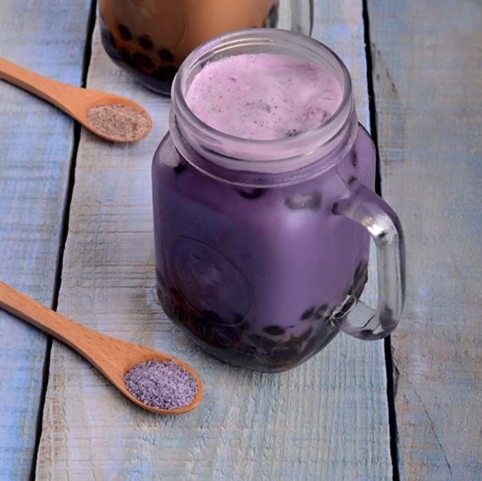 Belum lengkap sebuah kafe bubble tea kalau belum ada taro milk tea. 