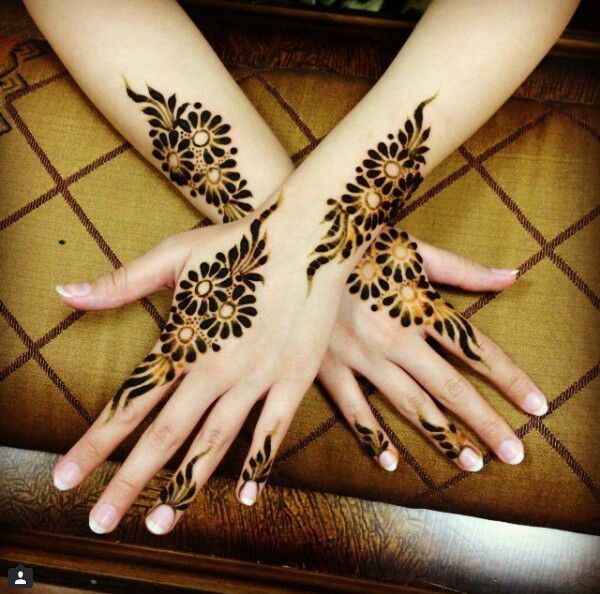 Desain tato henna yang indah