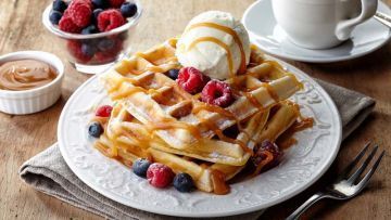 Pengen Bikin Waffle Seenak di Kafe? 6 Resep Ini Bisa Kok Kamu Buat Sendiri