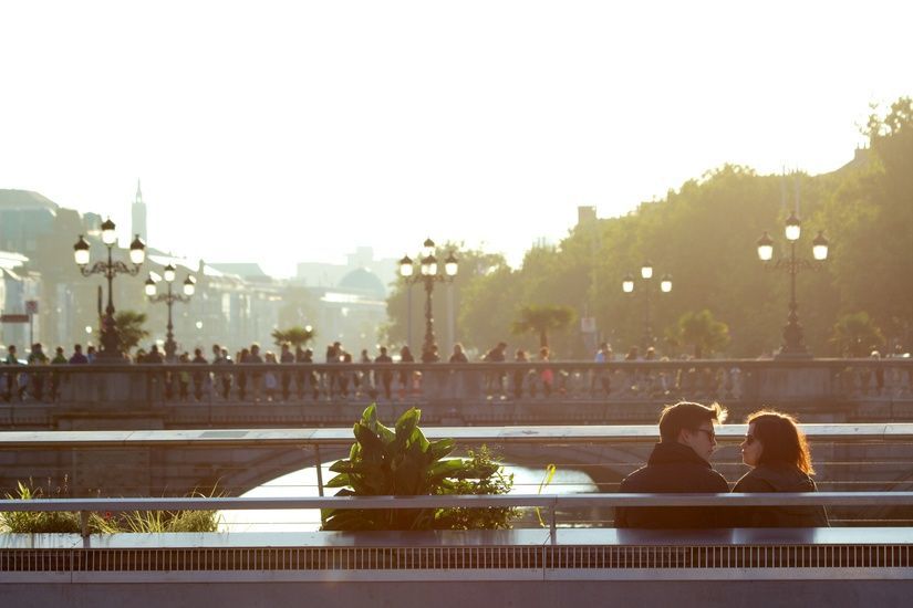 Untuk Kita yang Pernah Saling Mencinta, namun Tak Pernah Saling Berucap Cinta