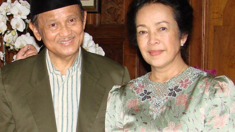 Cinta Habibie Pada Ainun yang Tak Pernah Sirna Walau Ajal Memisahkan