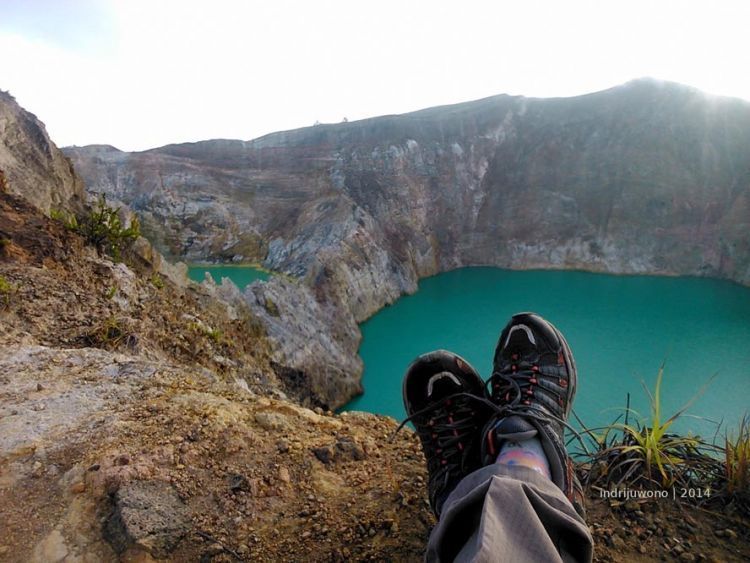 Pemandangan Danau Kelimutu